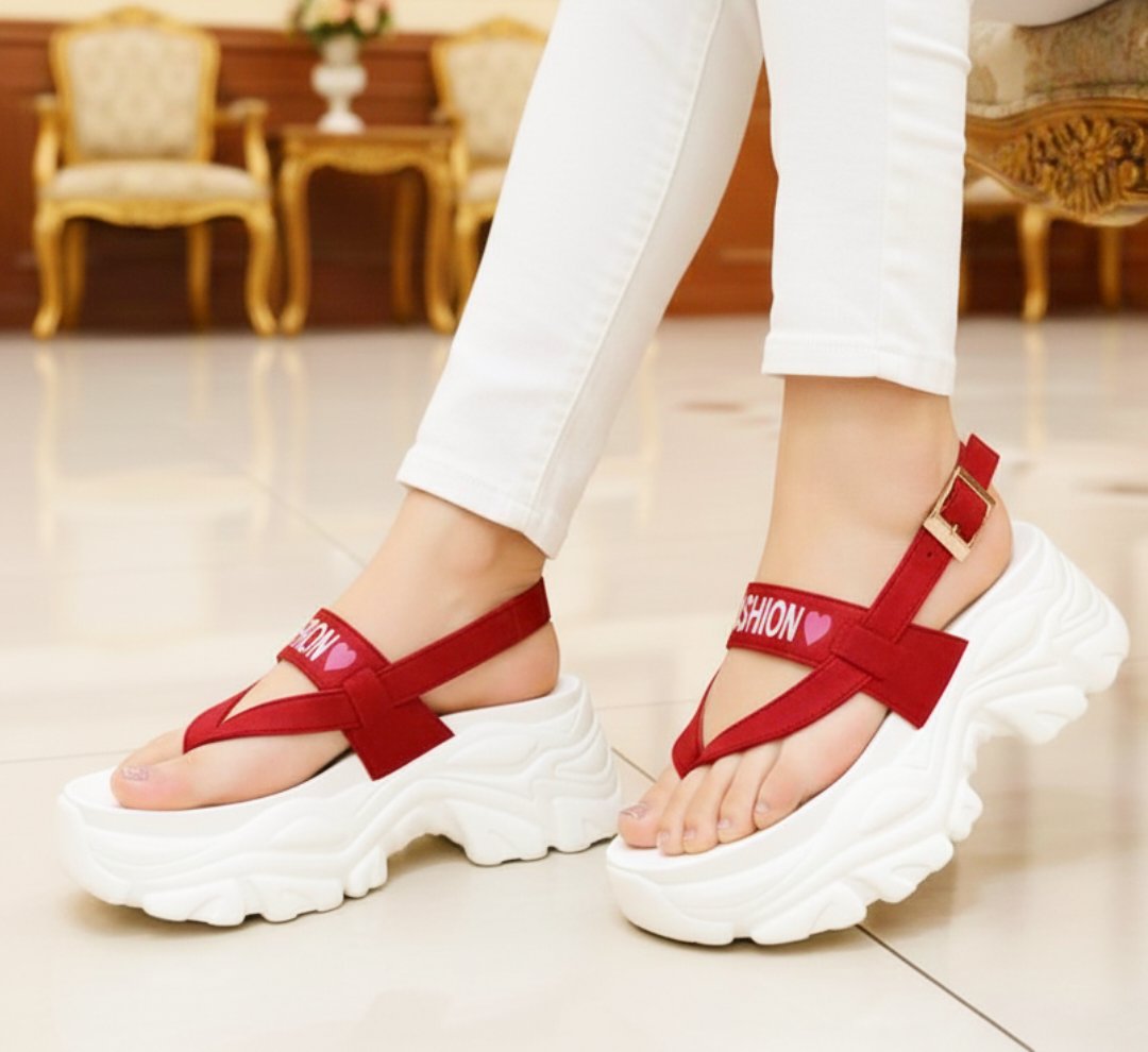 Chunky style flat sole 3 inches high fashion sandals