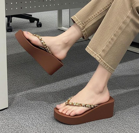 Floral pattern casual flipflop 3 inches high slipper