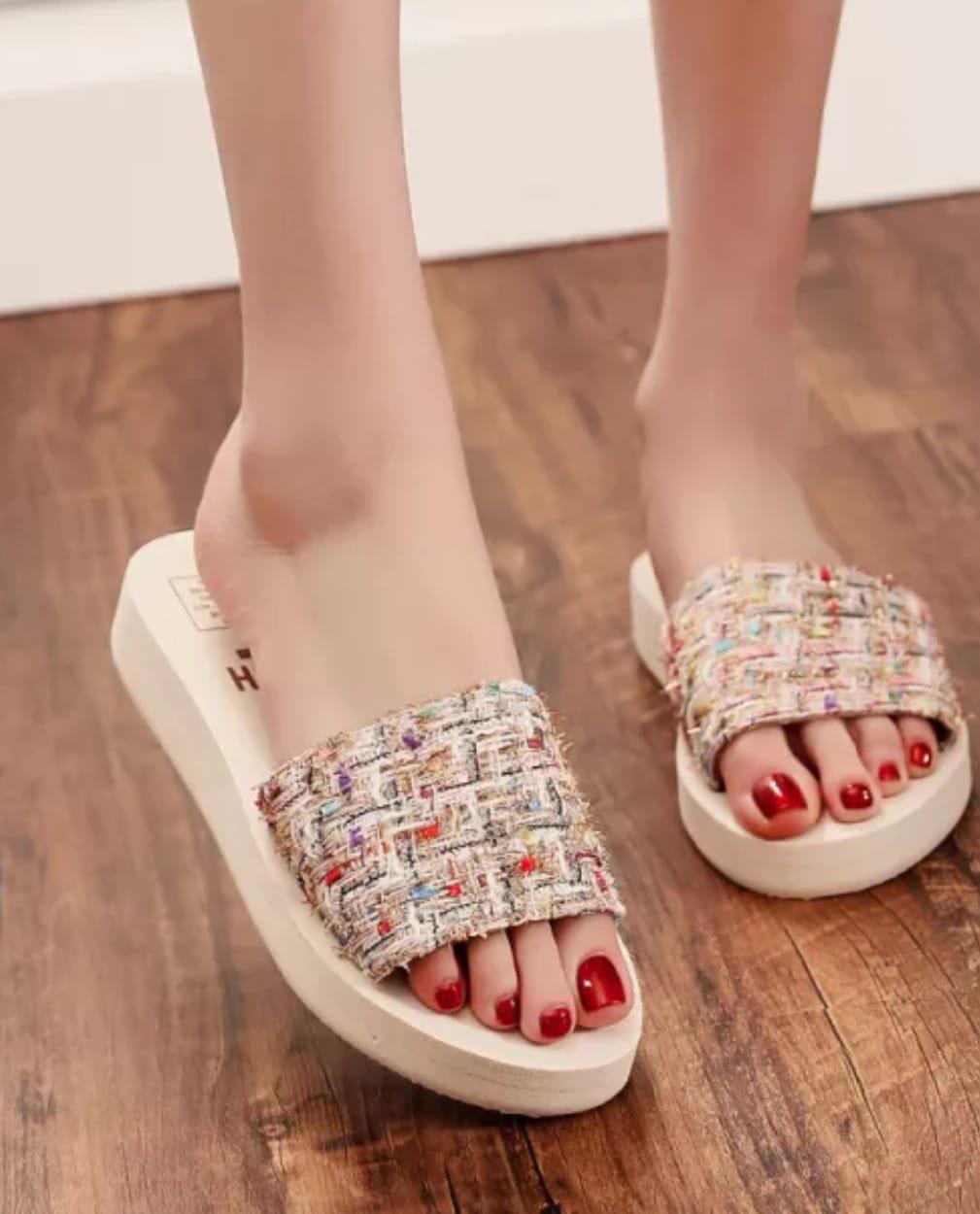 Casual flat beach flipflop for girls 1 inch slippers4