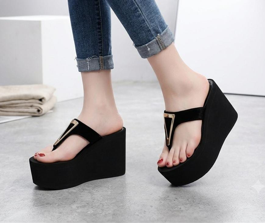 China soft sole 3030 Open toe thick sole high wedge slipper golden buckle
