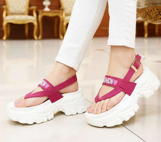 Chunky style flat sole 3 inches high fashion sandals