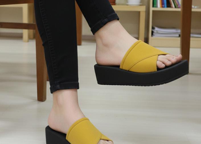 Casual velvet upper foamy rubber 2 inches slipper2983