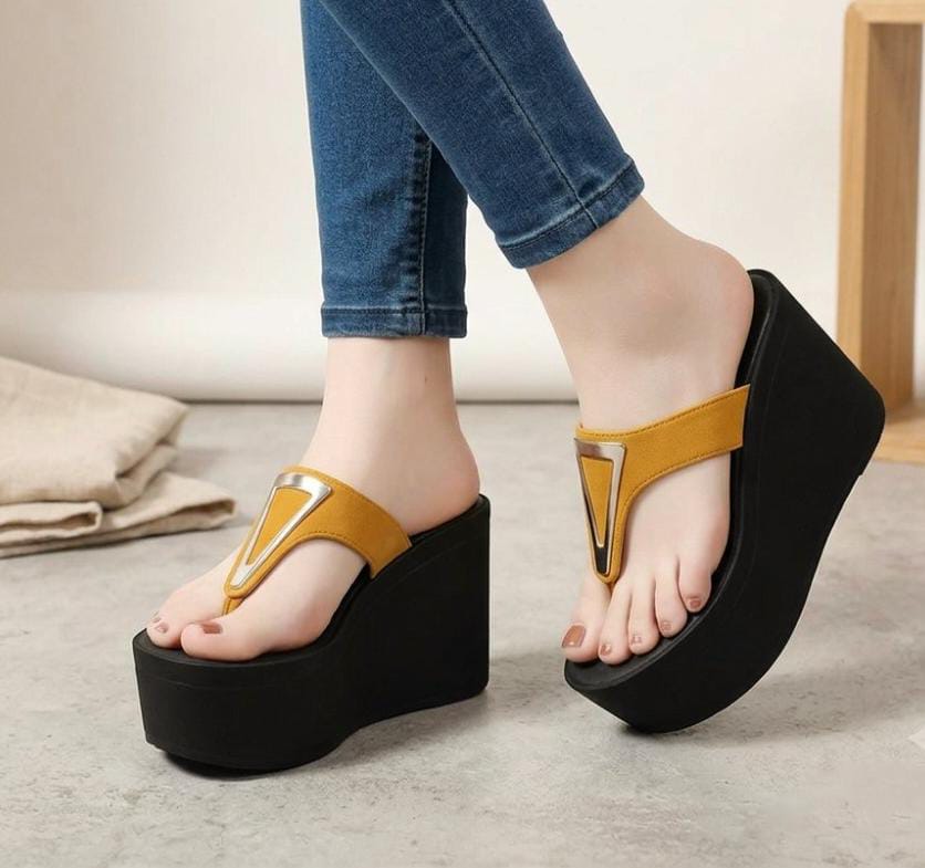 China soft sole 3030 Open toe thick sole high wedge slipper golden buckle