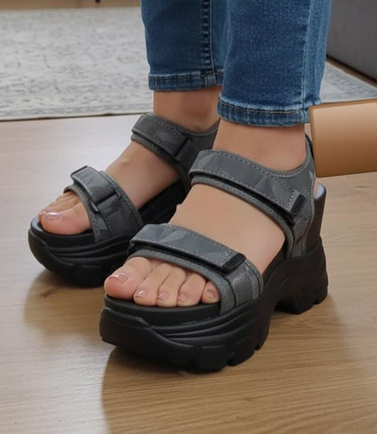 Chunky style platform high 4 inches heel sandals