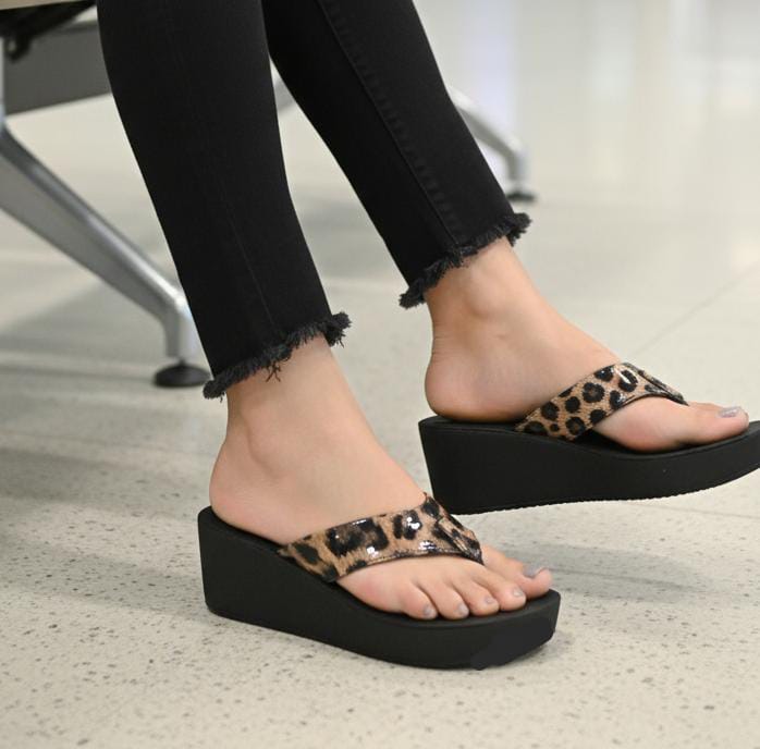 Leopard shiny print casual 2 inches slipper