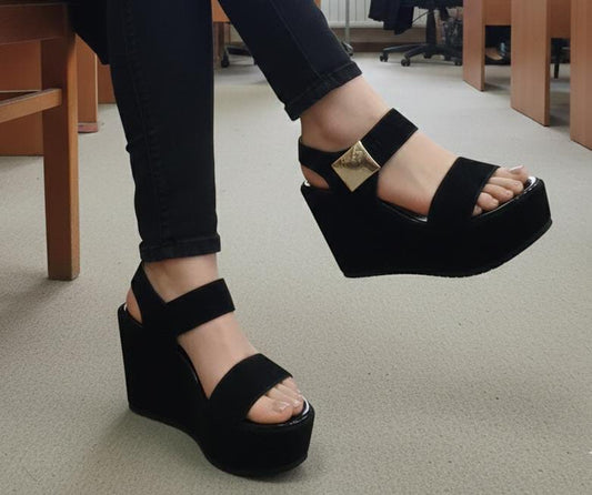 Open toe stylish high wedge 4 inches sandal