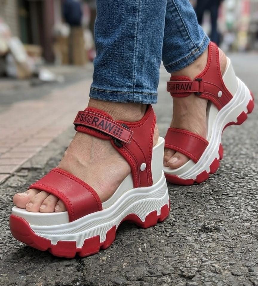 Flat 50% Off Chunky High Heel Platform Fashion 4 inches sandal 2832