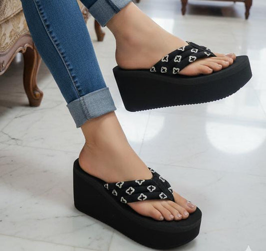 Printed casual thick sole flipflop 3.25 inches high slipper 3032