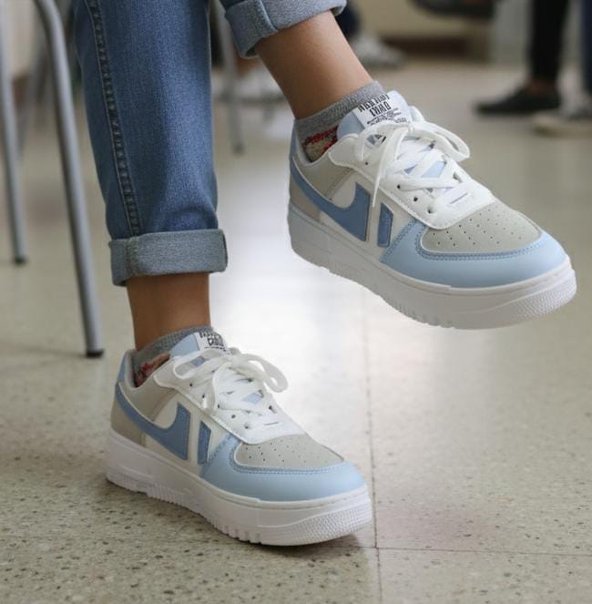 Lace up casual flat sneakers for girls 1 inch joggers shoes