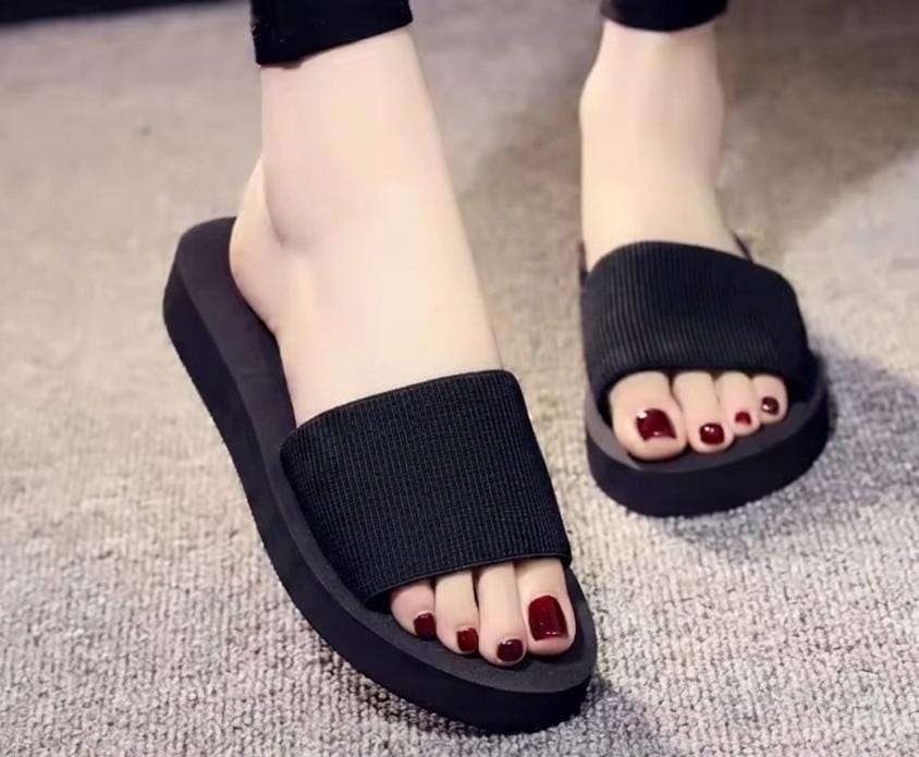 Trendy flipflops style 1 inch slippers 2590