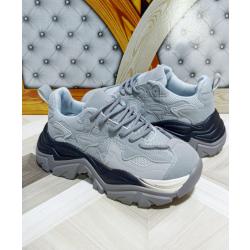 Ladies Casual Sneakers New Fashion Shoes Breathable Lace-up Sports Shoes -  China Women Shoes and Women Sneakers price